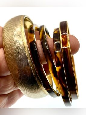 Vintage Set of 5 Bangle Bracelets Gold Tone Metal Enamel Acrylic Tortoise Retro